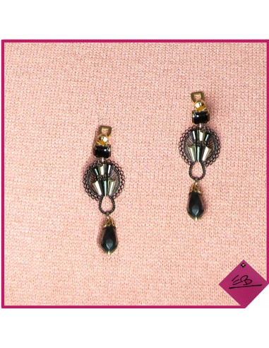 Boucles d'oreilles à clip en métal doré et noir, finition perles à facettes noires