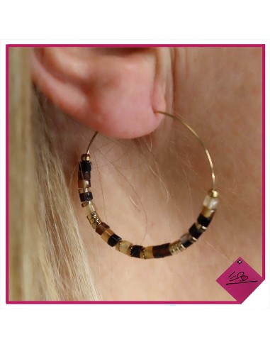 Boucles d'oreilles en acier doré, pierres naturelles dominance BRUN et perles dorées,