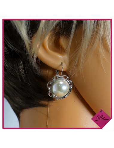 Boucles d'oreilles en métal argenté et demi sphère en imitation perle de culture