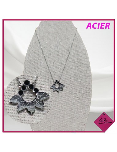 Collier haute qualité en acier argenté , pendentif feuilles stylisées et pierres noires